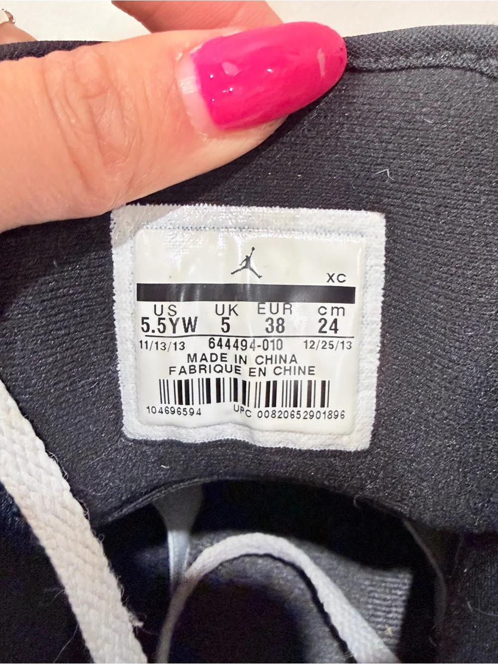 🔥Jordan Mid-Top Sneakers in Black and White Womens Size 5.5 EUC🔥
